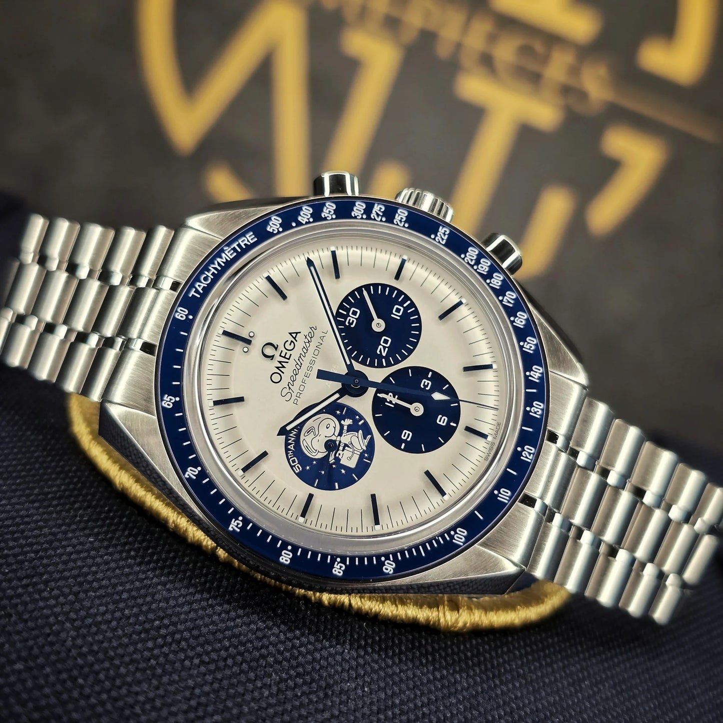 OMEG A SPEEDMASTER SNOOPY METAL AUTOMATIC 2295