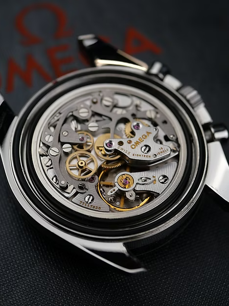 OMEG A SPEEDMASTER SNOOPY MOONWATCH LIMITED EDITION STAINLESS STEEL 2297