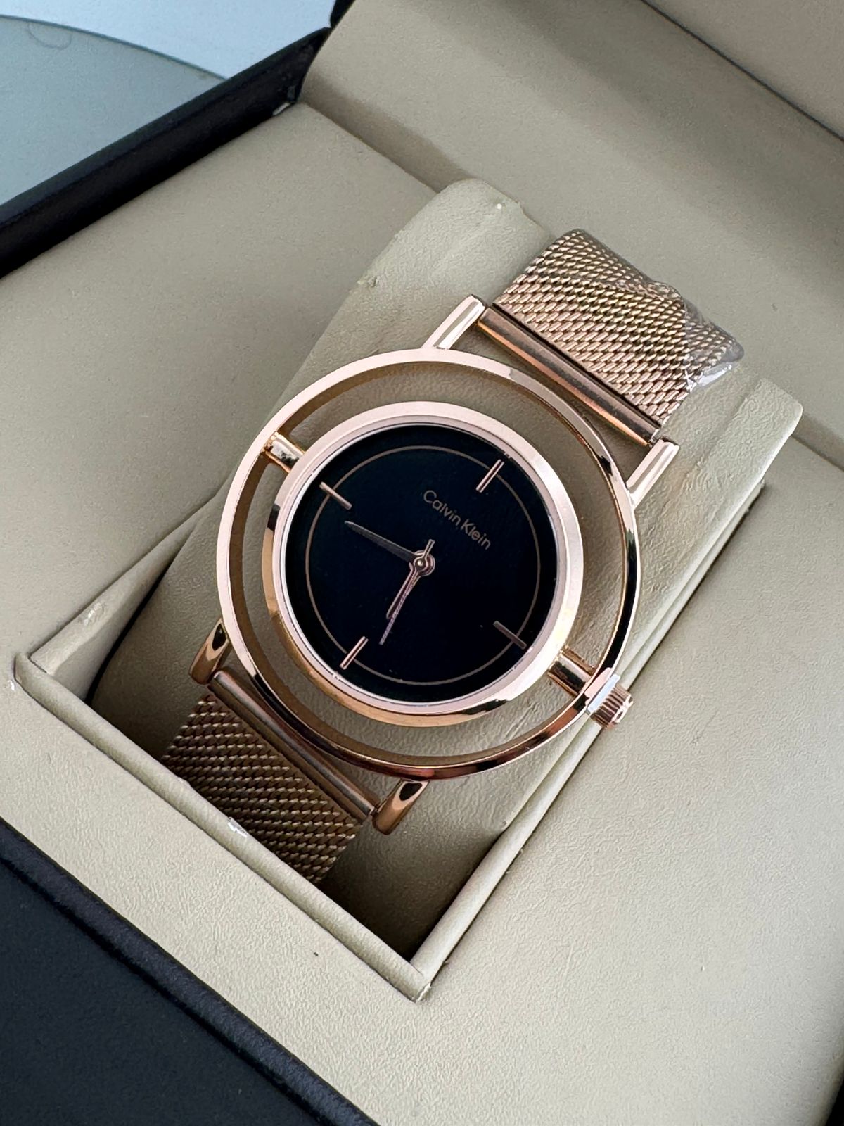 Women's Twisted Bezel - 34mm 2H Quartz Watch