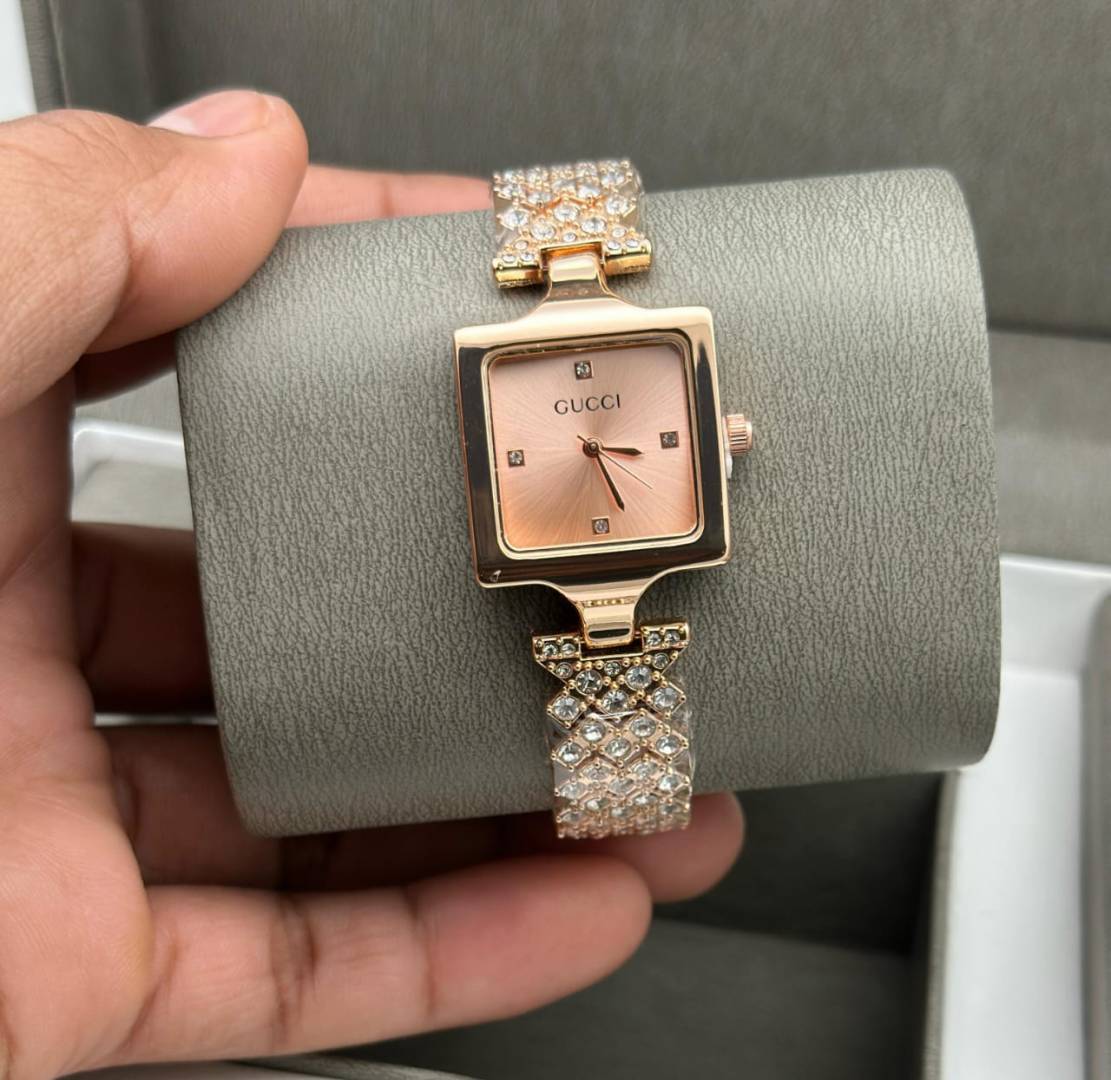 Gucci_Diamond_Square_Rosegold