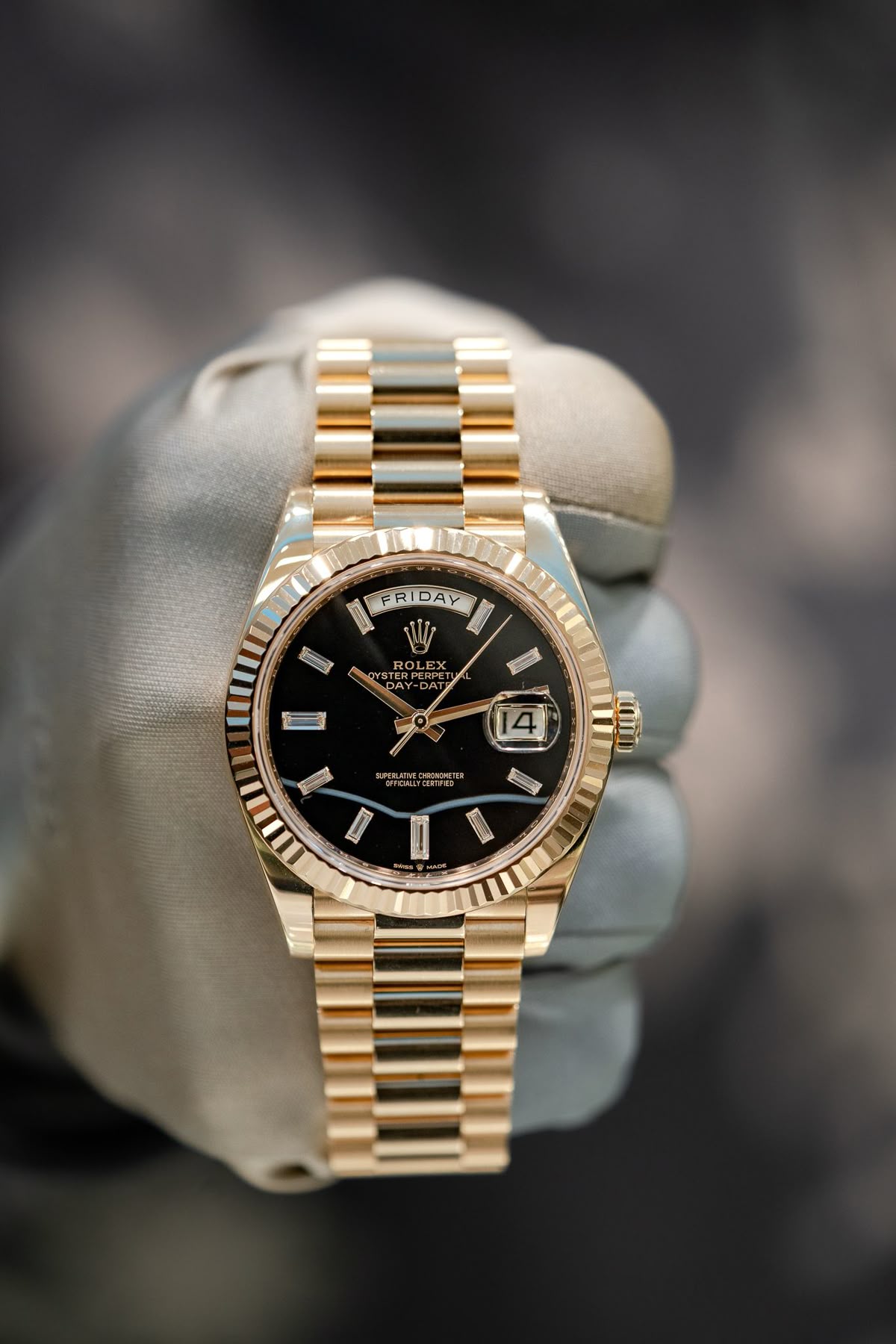 ROLEX DAY DATE 40 (BLACK/GOLD) PREMIUM WATCH