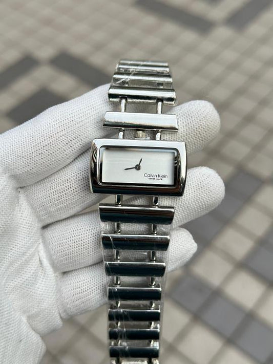 _Calvin-Klein_Silver-White_9