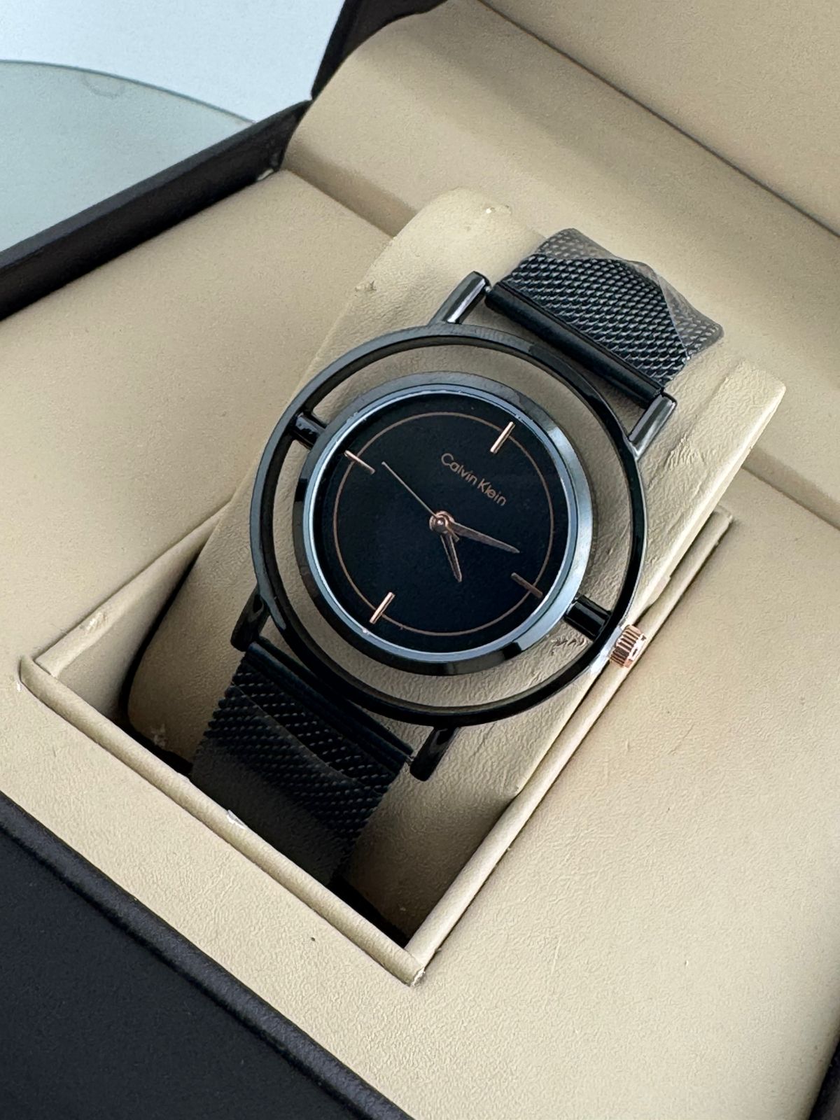 Women's Twisted Bezel - 34mm 2H Quartz Watch