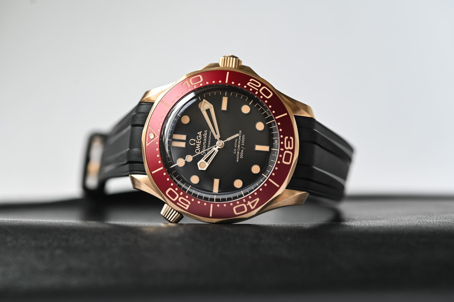 Omeg_a seamaster diver 300M automatic